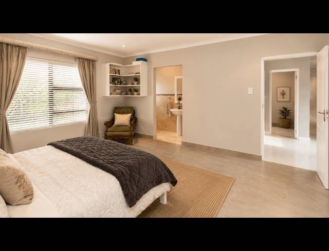 4 BEDROOM FREESTANDING TO LET IN FLAMINGO VLEI